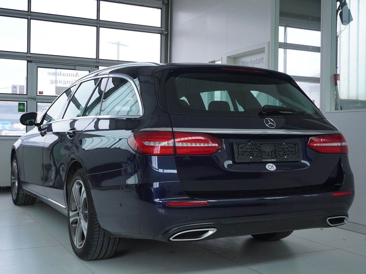 MERCEDES-BENZ E 220 d Avantgarde 4Matic 9G-Tronic-showroom-element-1