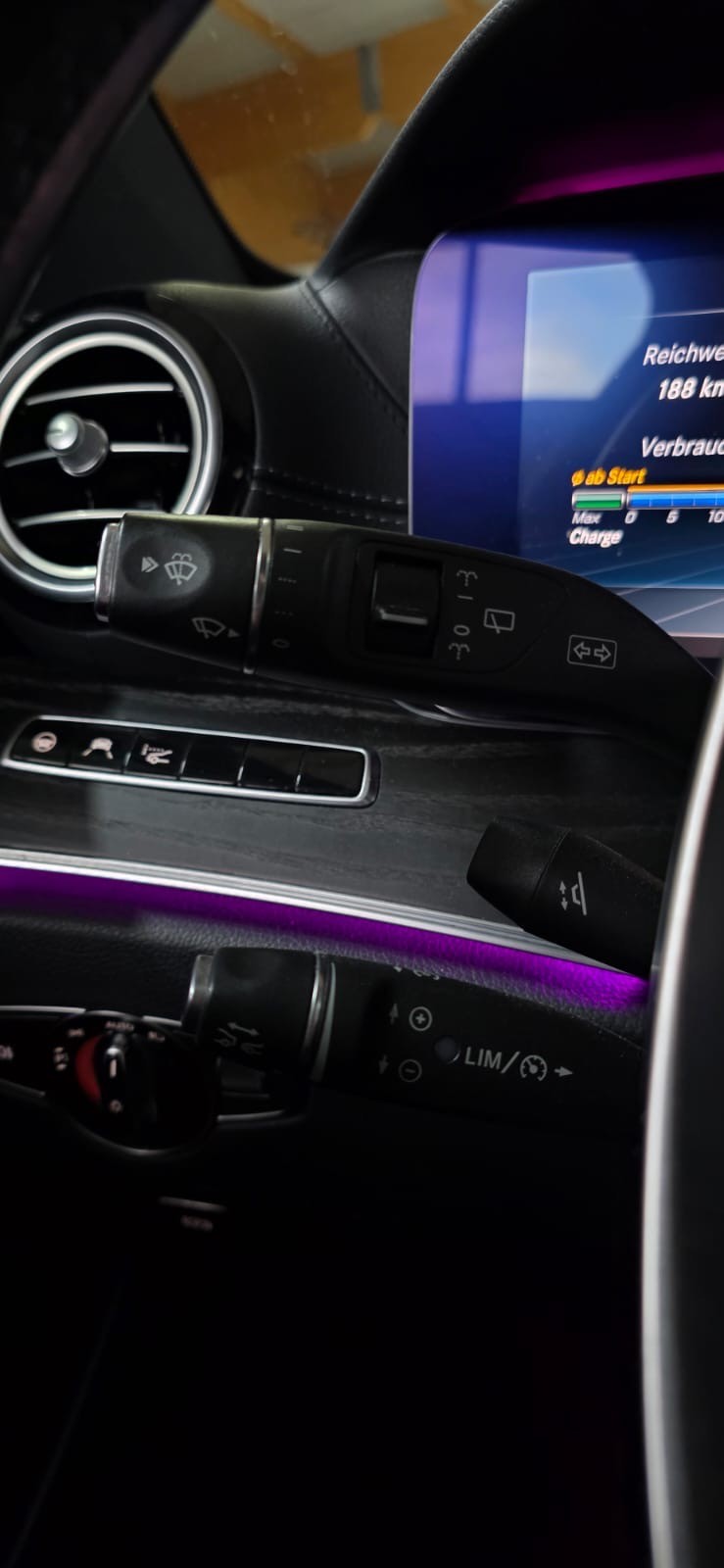 MERCEDES-BENZ E 200 AMG Line 4 Matic 9G-Tronic *CH-Fahrzeug*-image-17