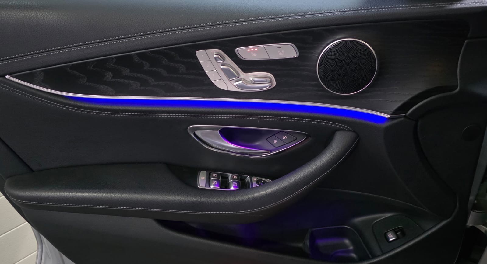 MERCEDES-BENZ E 200 AMG Line 4 Matic 9G-Tronic *CH-Fahrzeug*-image-16