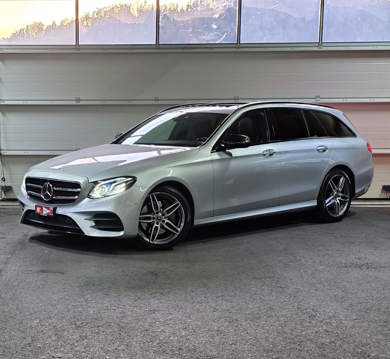 MERCEDES-BENZ E 200 AMG Line 4 Matic 9G-Tronic *CH-Fahrzeug*-image-0