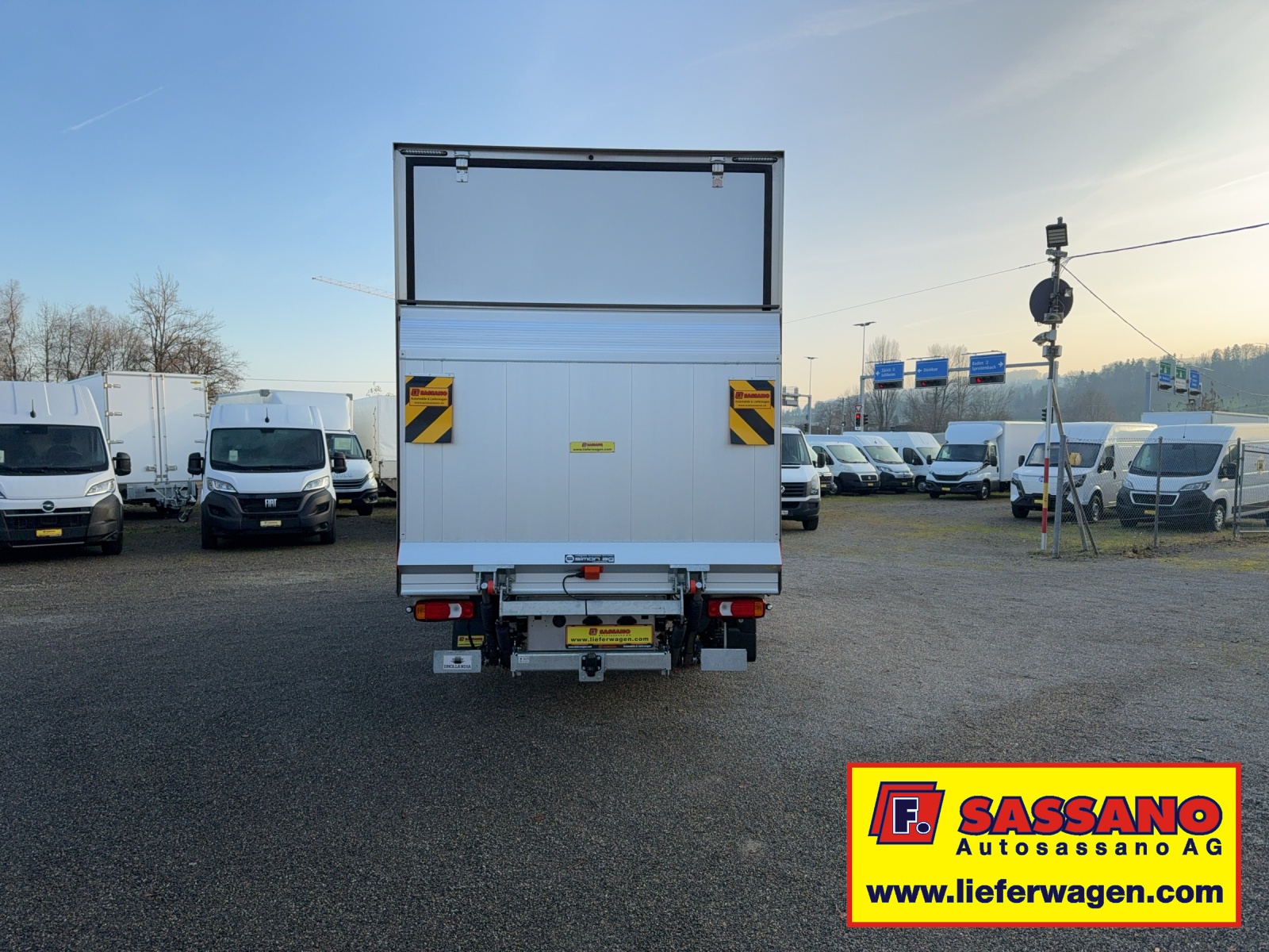 IVECO Daily 35S18 Hi-Matic Möbelkoffer mit Hebebühne 2.40m und 850 Kg. Nutzlast-image-6