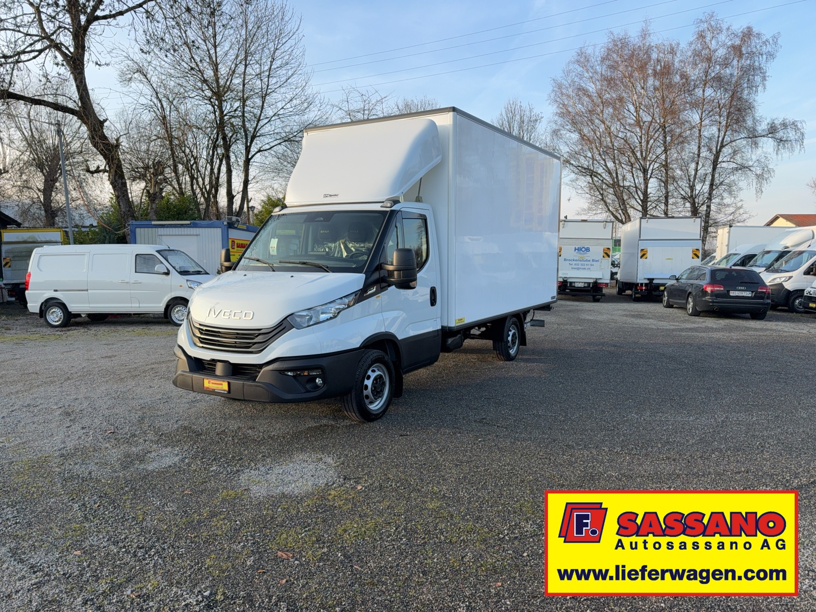 IVECO Daily 35S18 Hi-Matic Möbelkoffer mit Hebebühne 2.40m und 850 Kg. Nutzlast