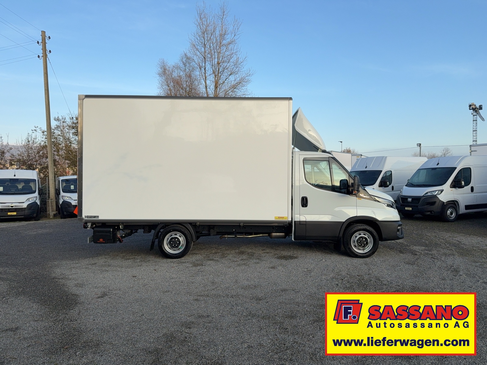 IVECO Daily 35S18 Hi-Matic Möbelkoffer mit Hebebühne 2.40m und 850 Kg. Nutzlast-image-7