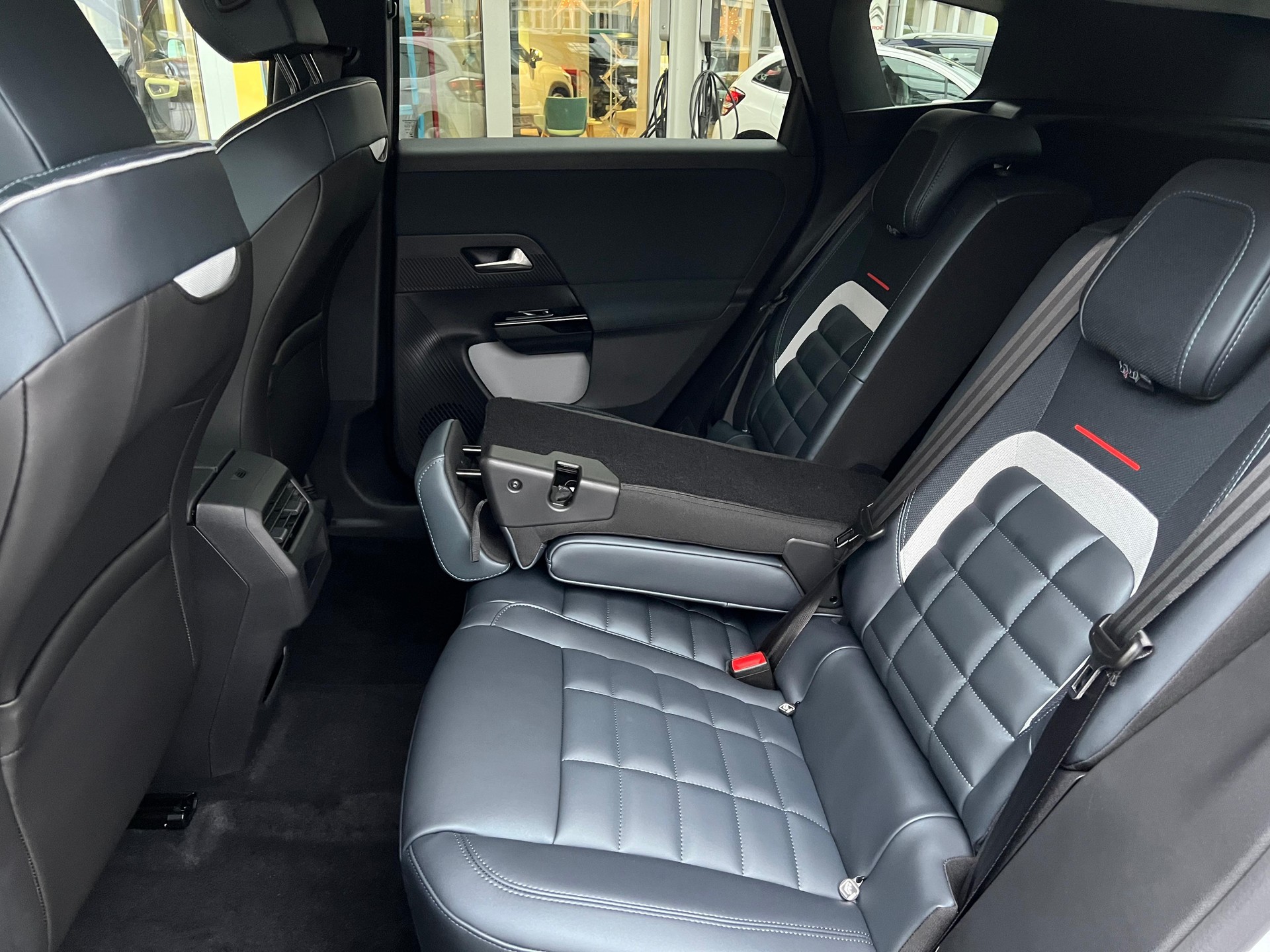 CITROEN C5 Aircross 1.2 Hybrid Max-image-11