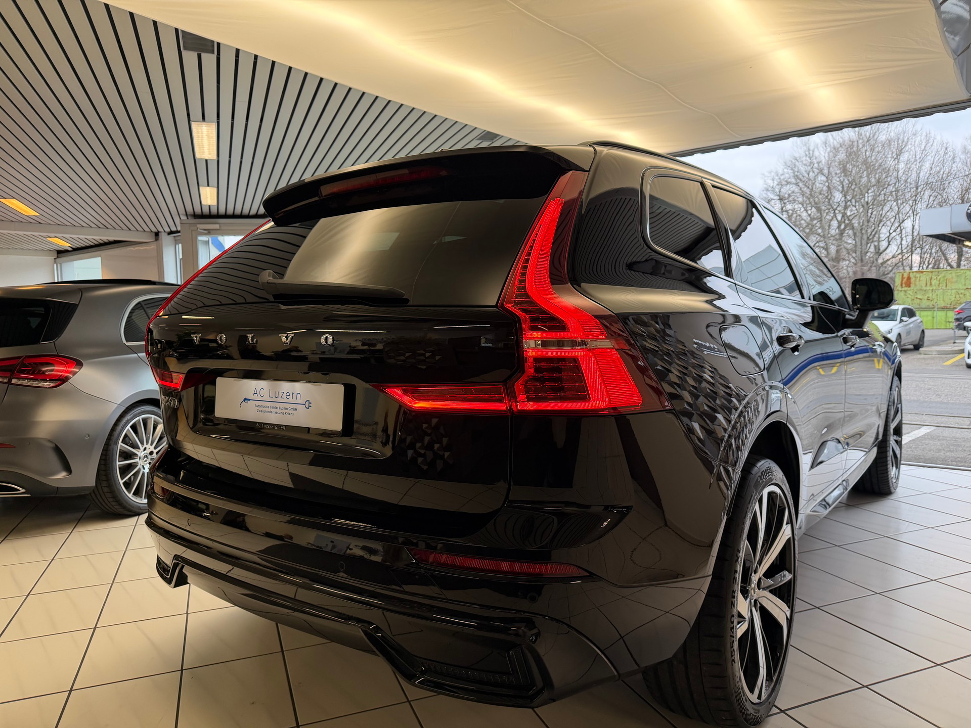 VOLVO XC60 T6 eAWD R-Design Geartronic | SoH 95,6%-image-3