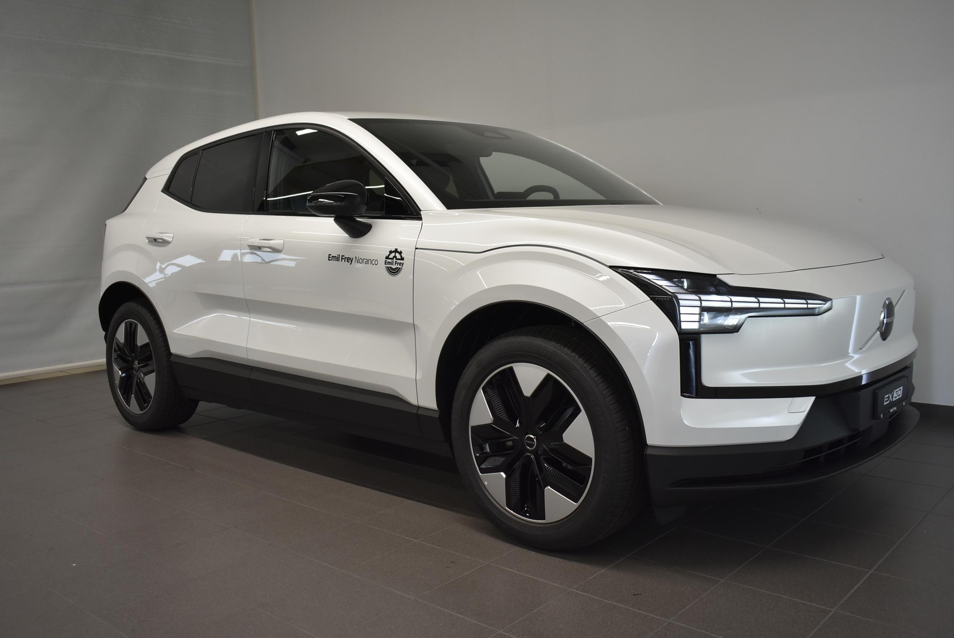 VOLVO EX30 E60 Core-image-3