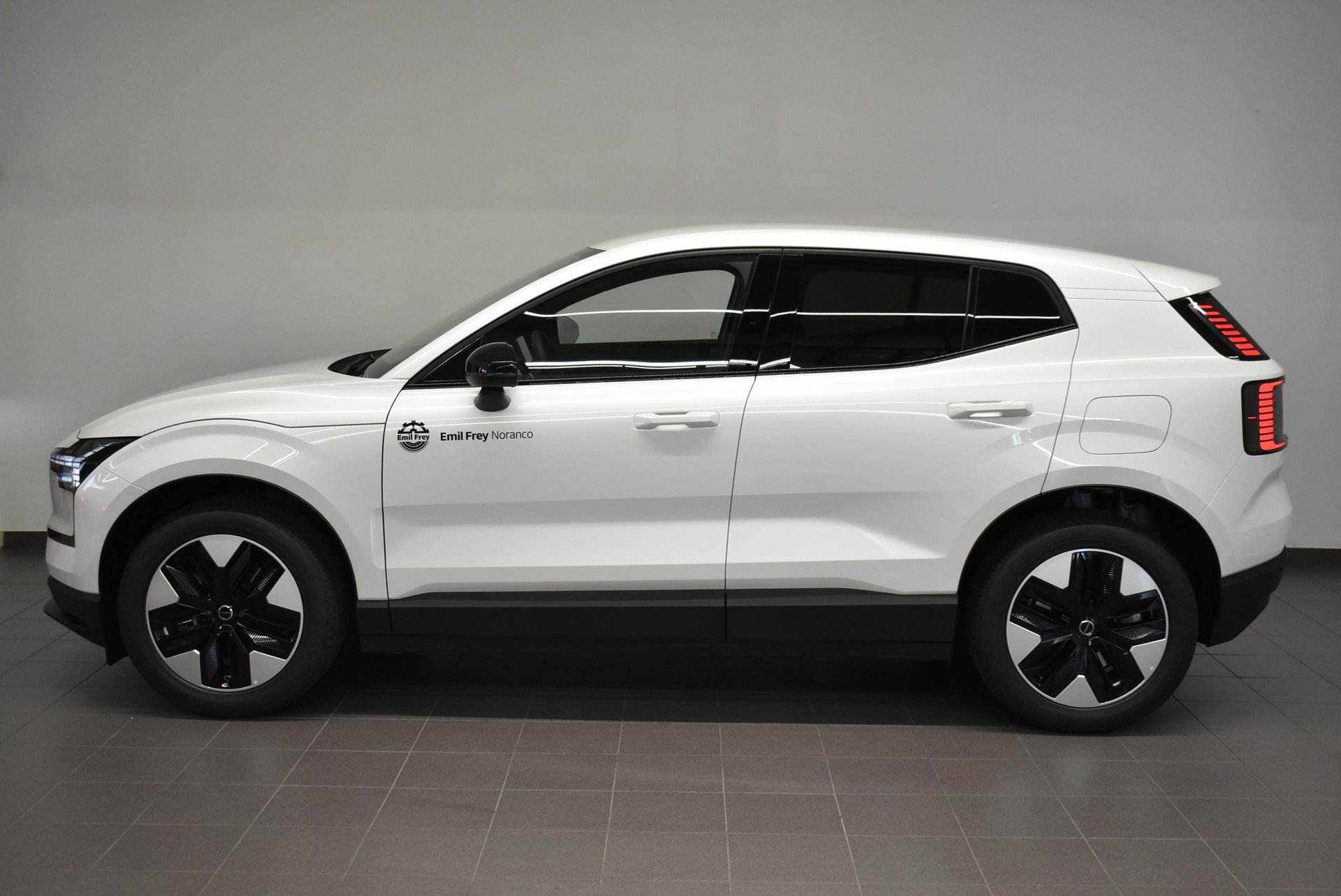 VOLVO EX30 E60 Core-image-2