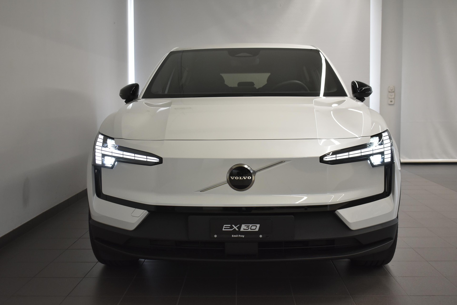 VOLVO EX30 E60 Core-image-1