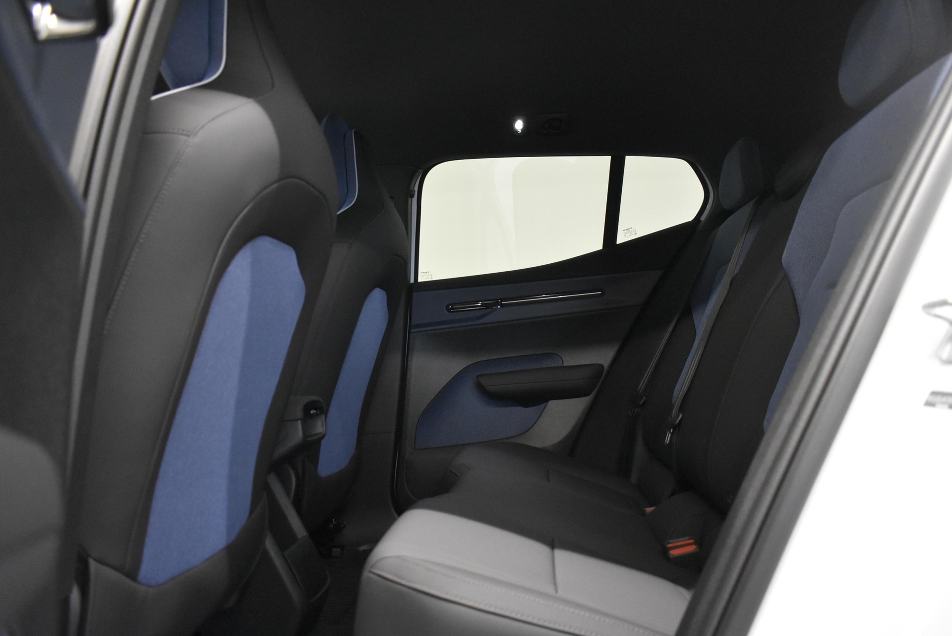 VOLVO EX30 E60 Core-image-9