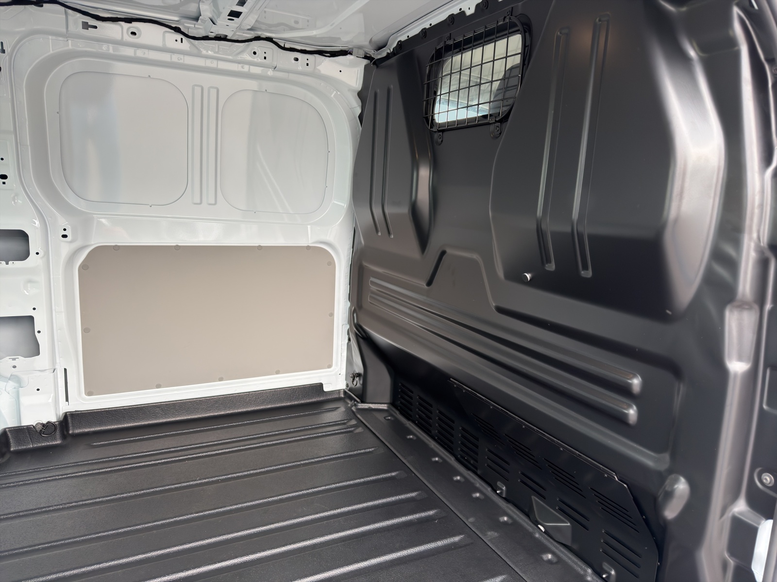 VW e-Transporter 70 kWh-image-11