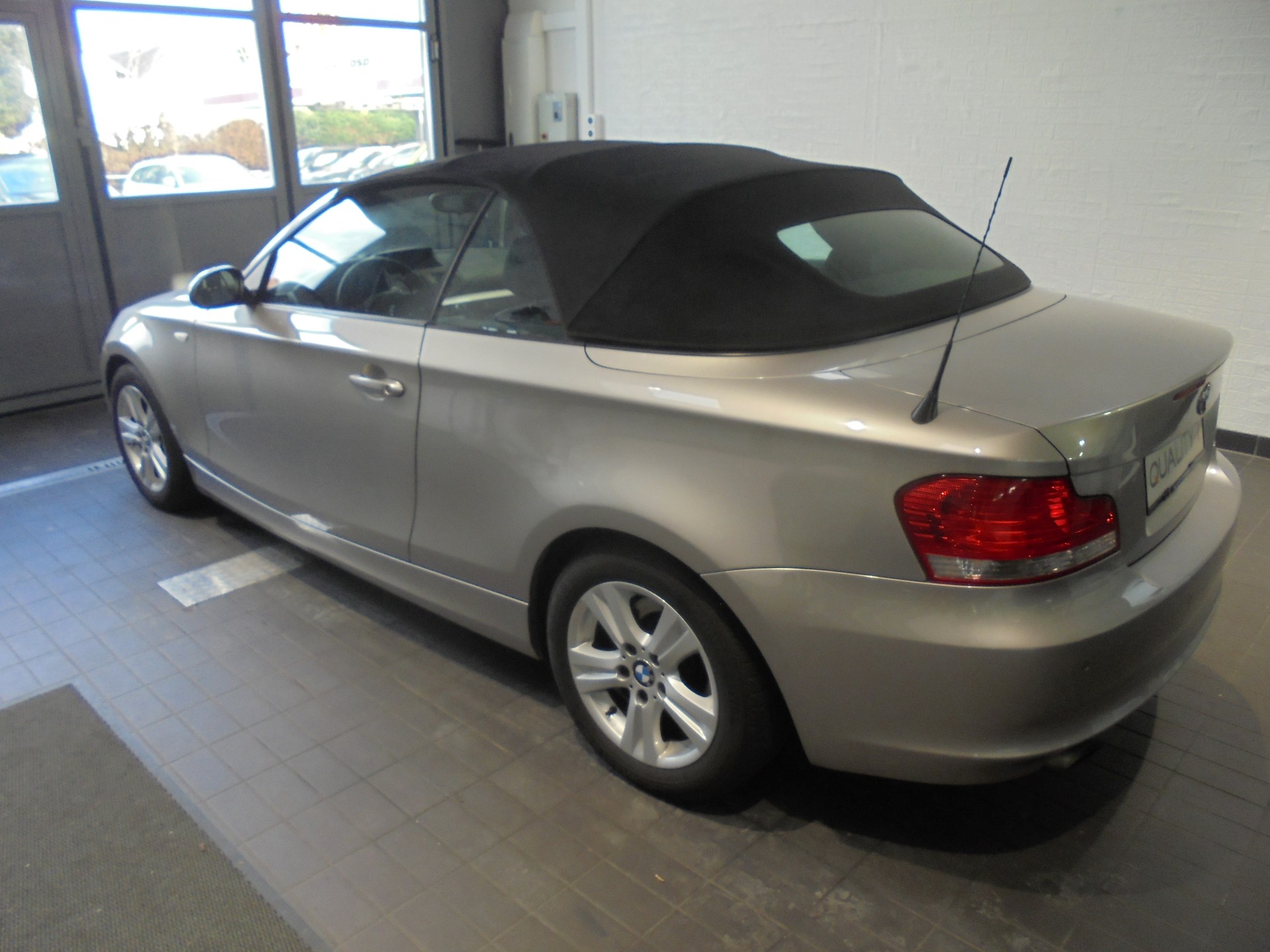 BMW 120i Cabrio Steptronic-image-3