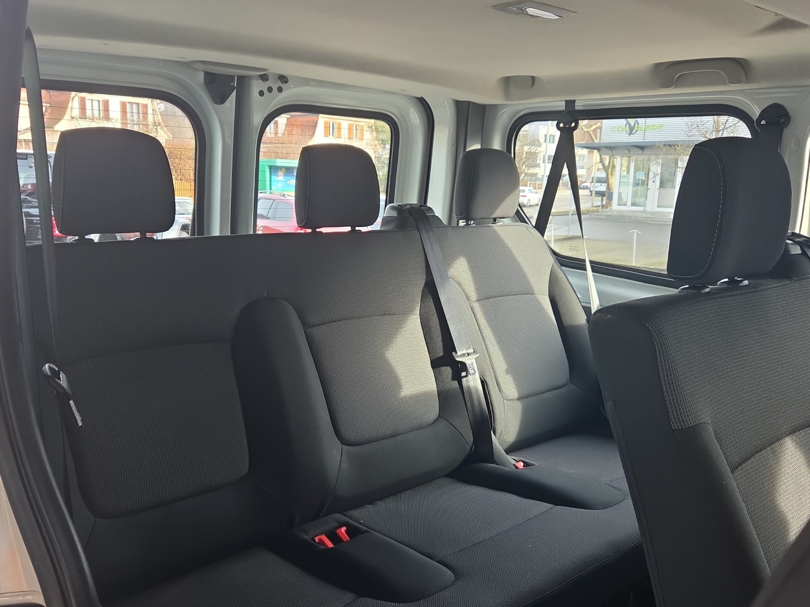 RENAULT Trafic Blue dCi 110 Passenger Equilibre-image-14