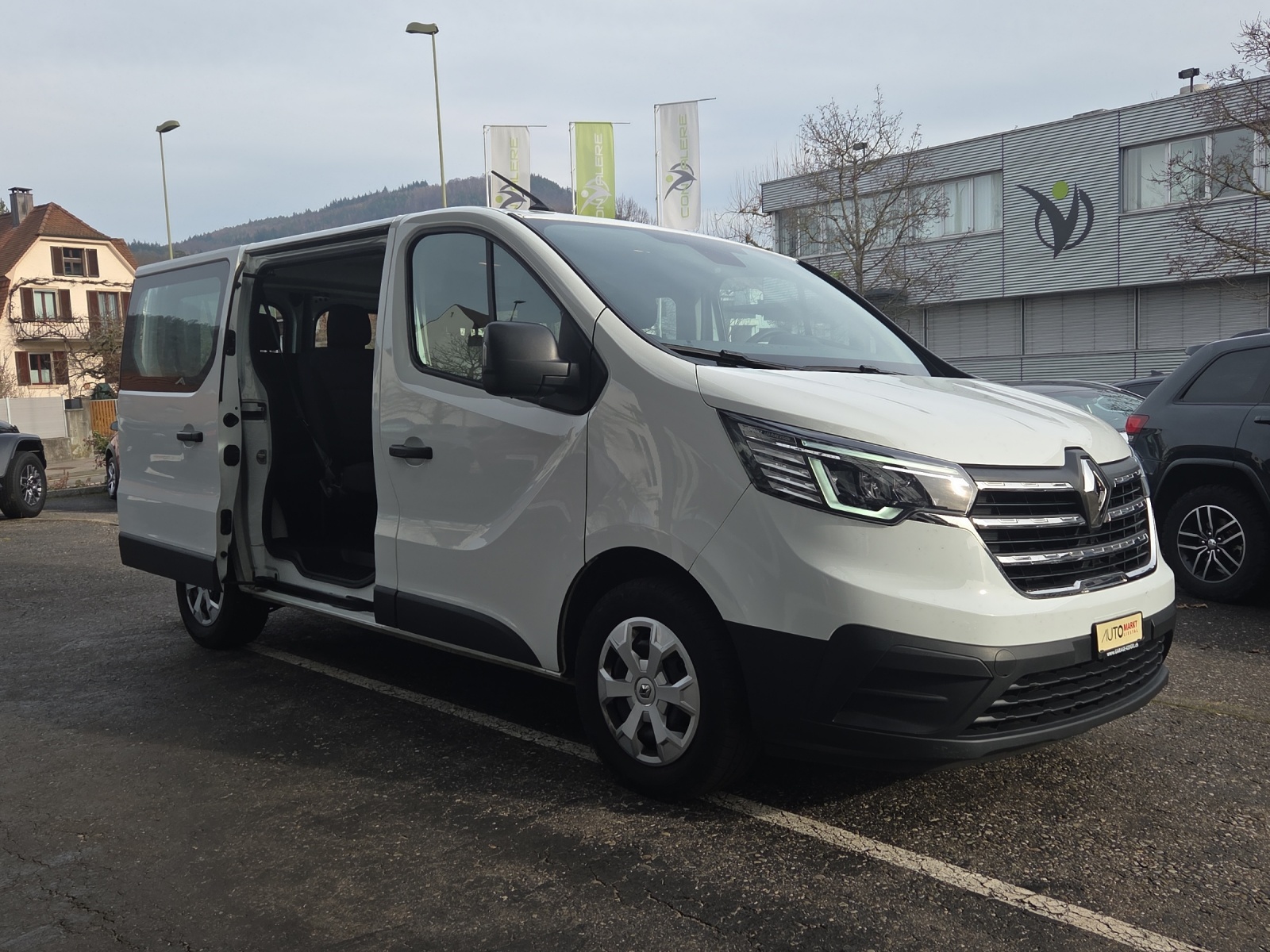RENAULT Trafic Blue dCi 110 Passenger Equilibre-image-3