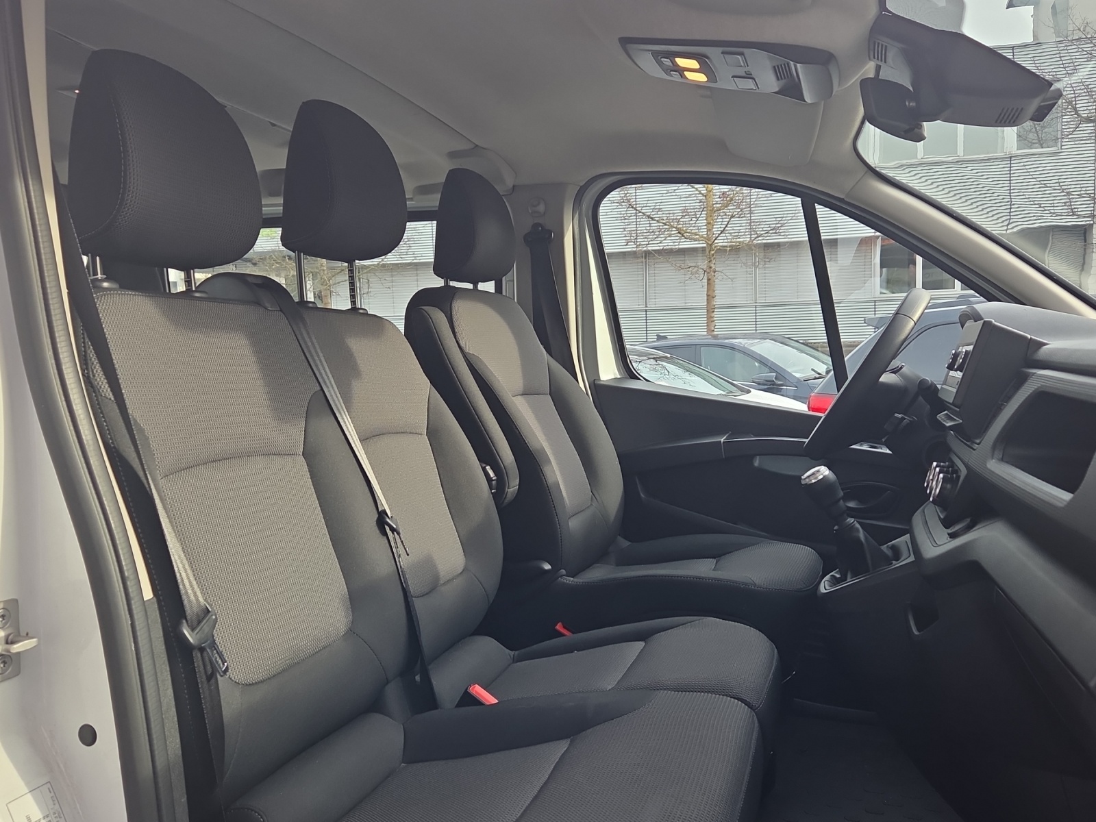 RENAULT Trafic Blue dCi 110 Passenger Equilibre-image-12