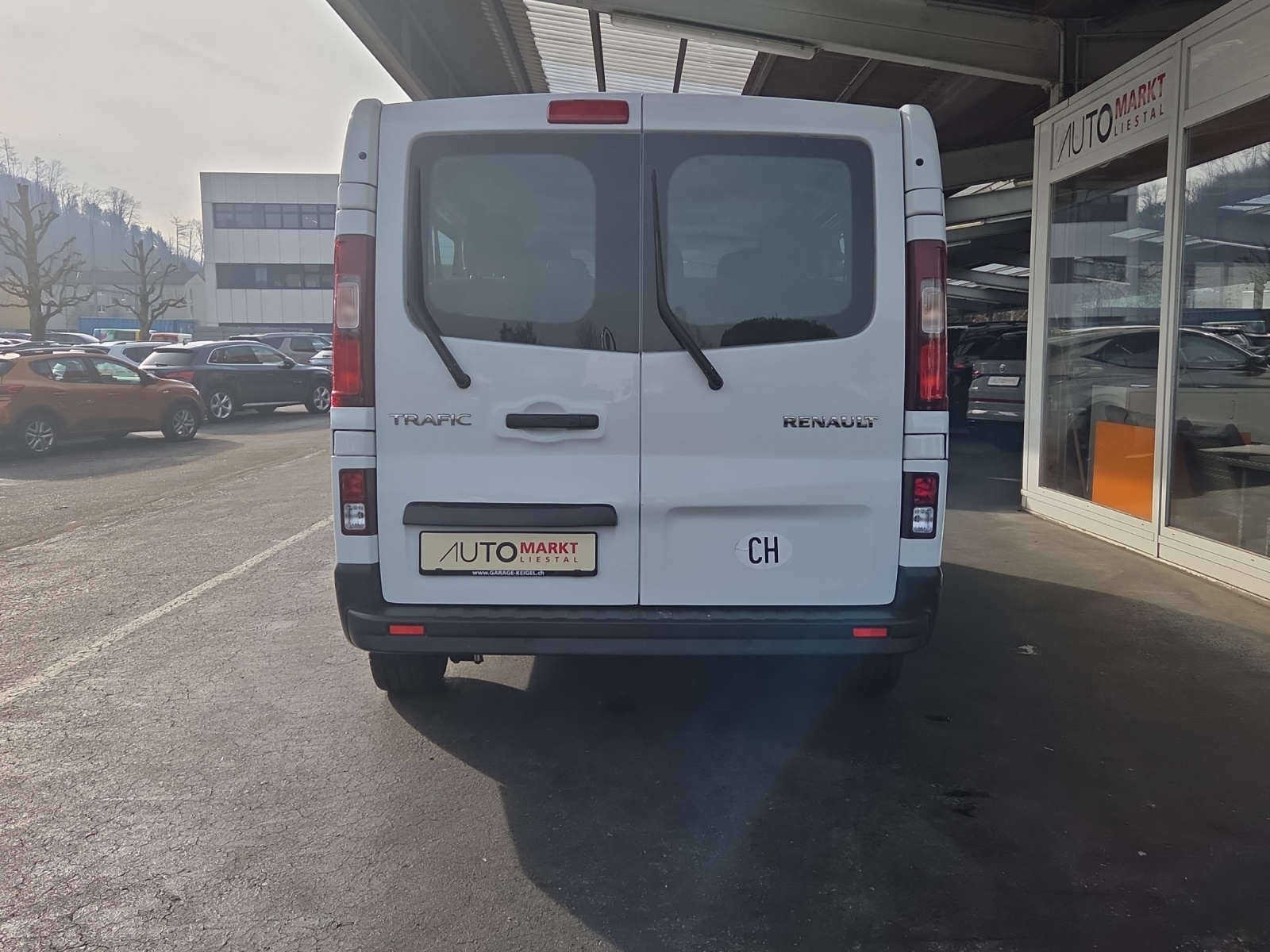 RENAULT Trafic Blue dCi 110 Passenger Equilibre-image-16
