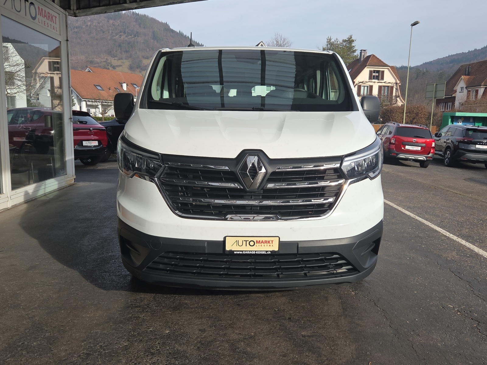 RENAULT Trafic Blue dCi 110 Passenger Equilibre-image-4