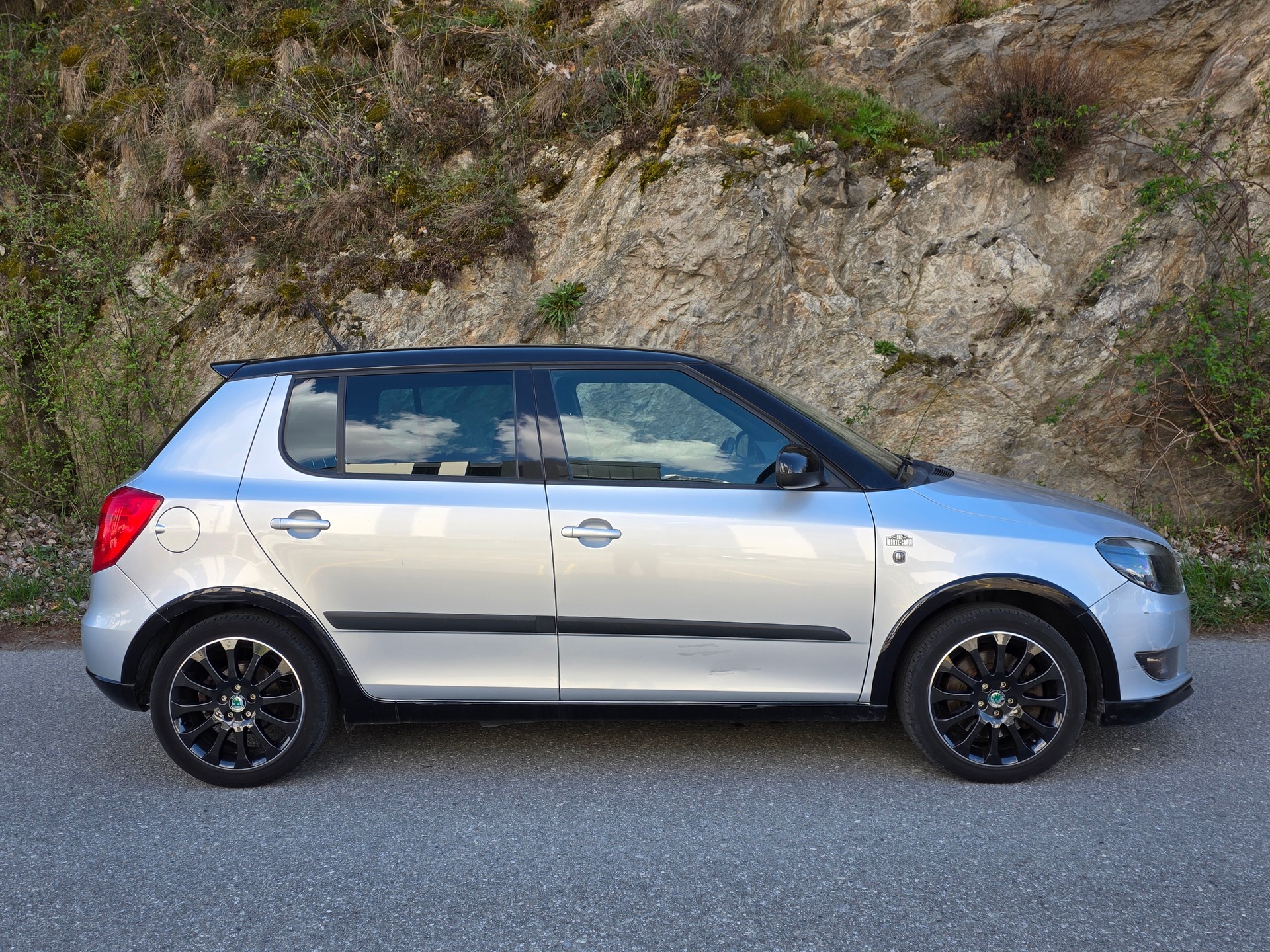 SKODA Fabia 1.2 TSI Monte Carlo-image-4