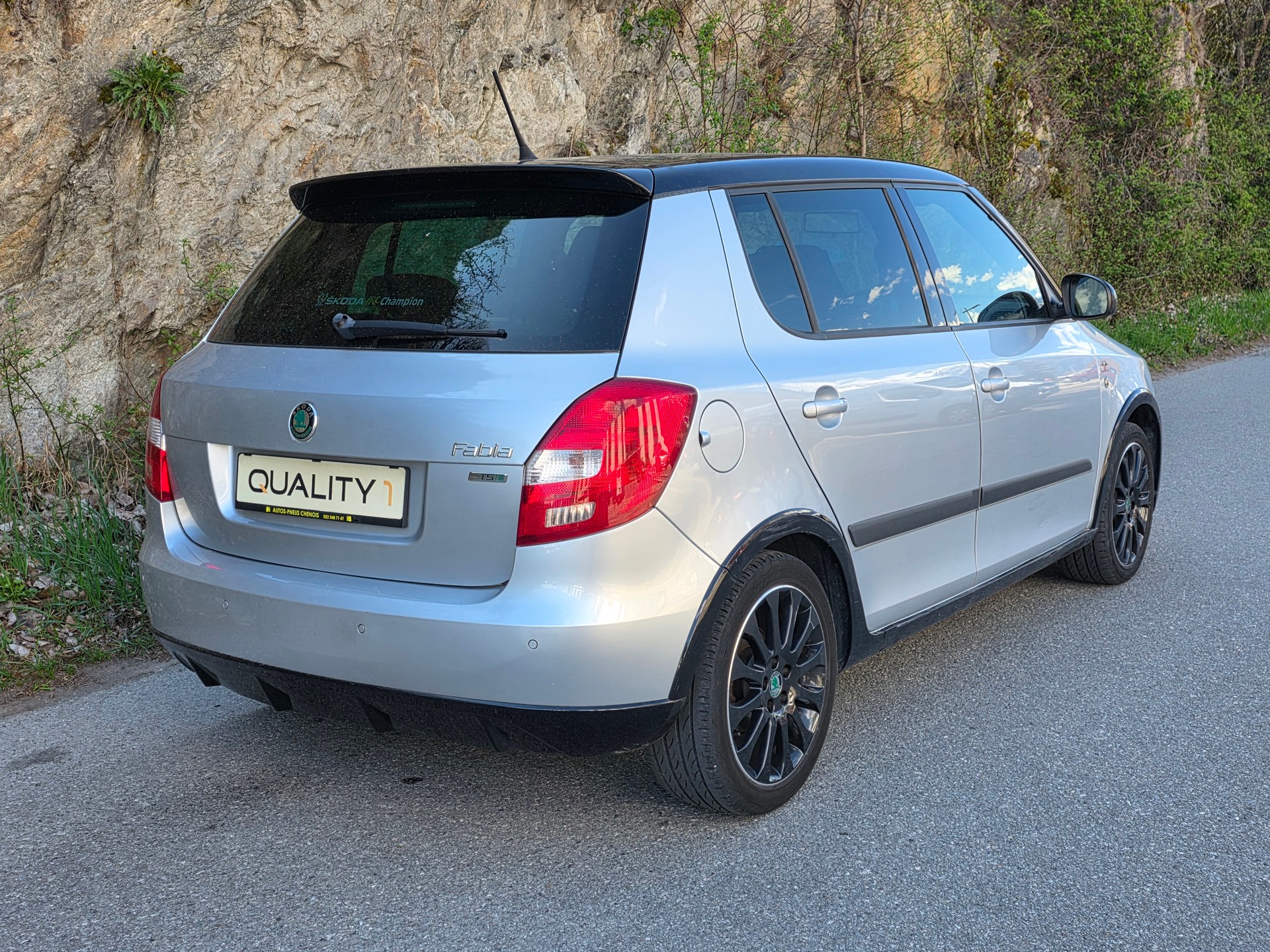 SKODA Fabia 1.2 TSI Monte Carlo-image-3