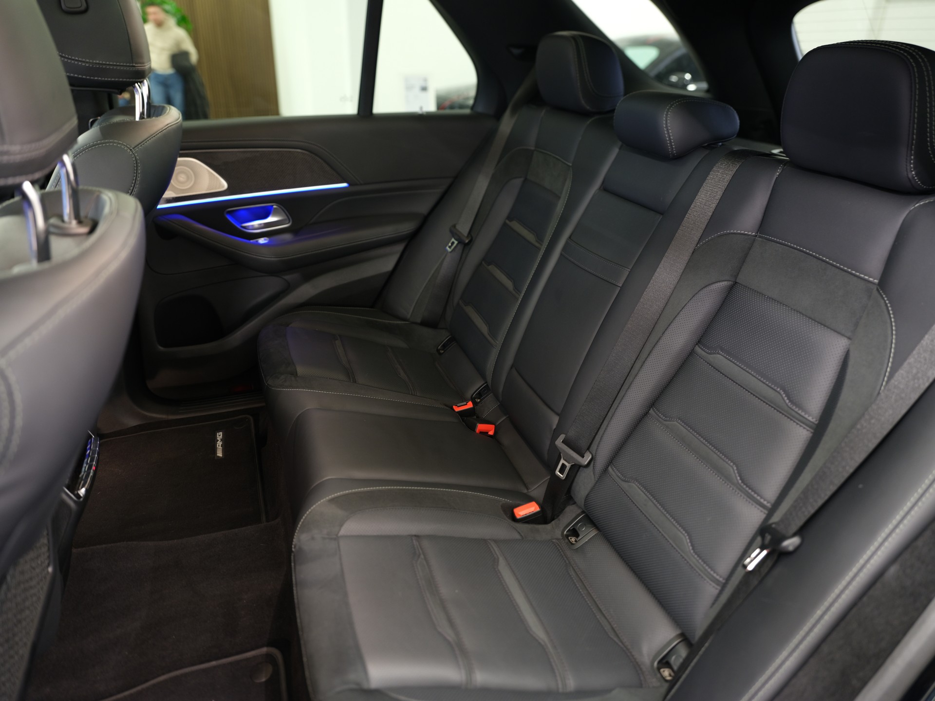 MERCEDES-BENZ GLE 53 AMG 4Matic+ 9G-Speedshift *Pano* *Head-Up* *Burmester* *Carbon Paket* *Sitzbelüftung*-image-26