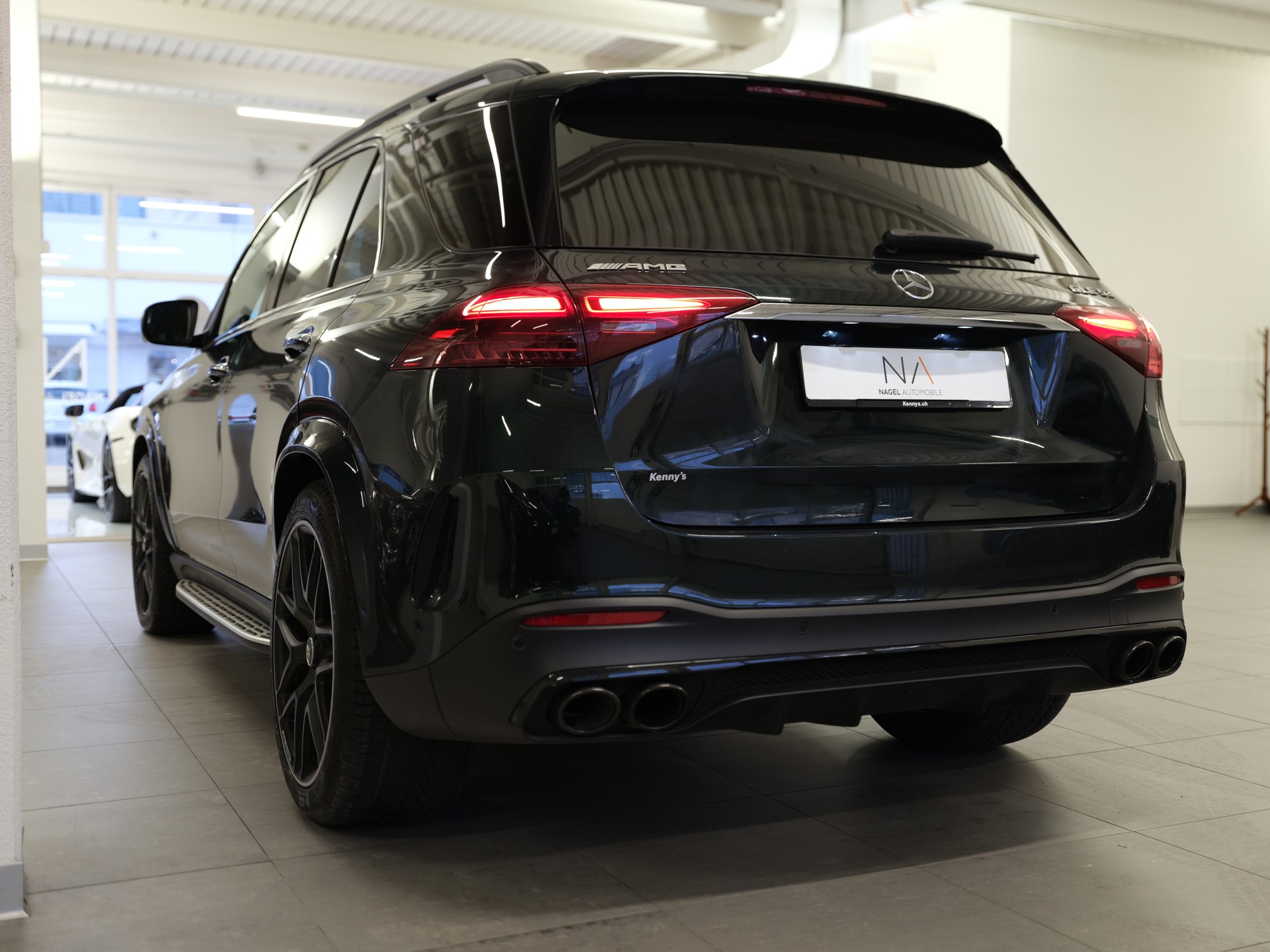 MERCEDES-BENZ GLE 53 AMG 4Matic+ 9G-Speedshift *Pano* *Head-Up* *Burmester* *Carbon Paket* *Sitzbelüftung*-image-4
