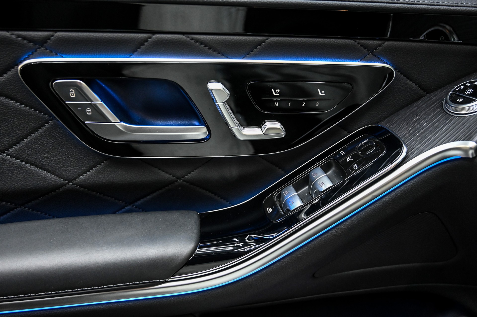 MERCEDES-BENZ S 500 V6 4matic lang-image-29