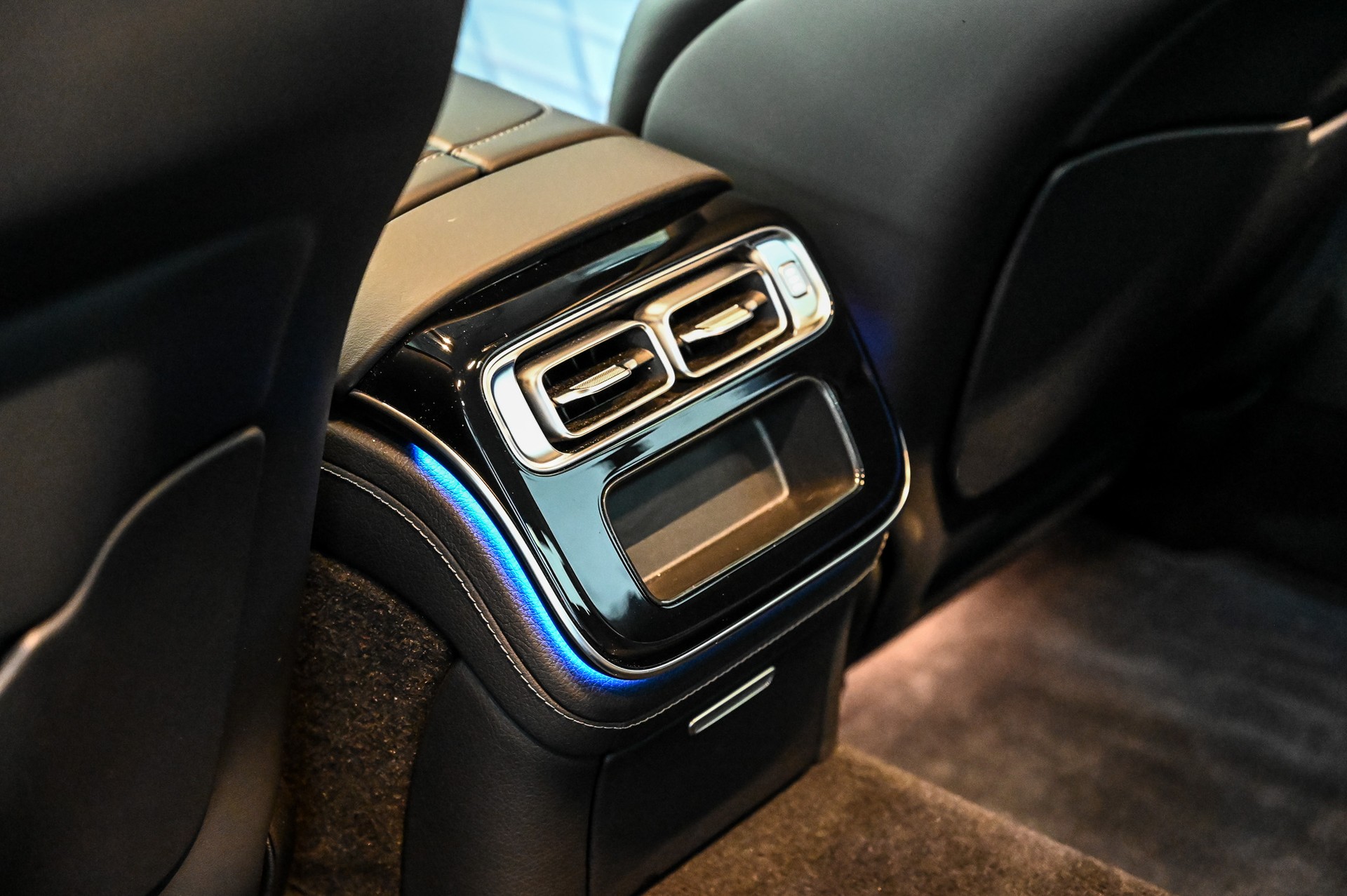 MERCEDES-BENZ S 500 V6 4matic lang-image-27