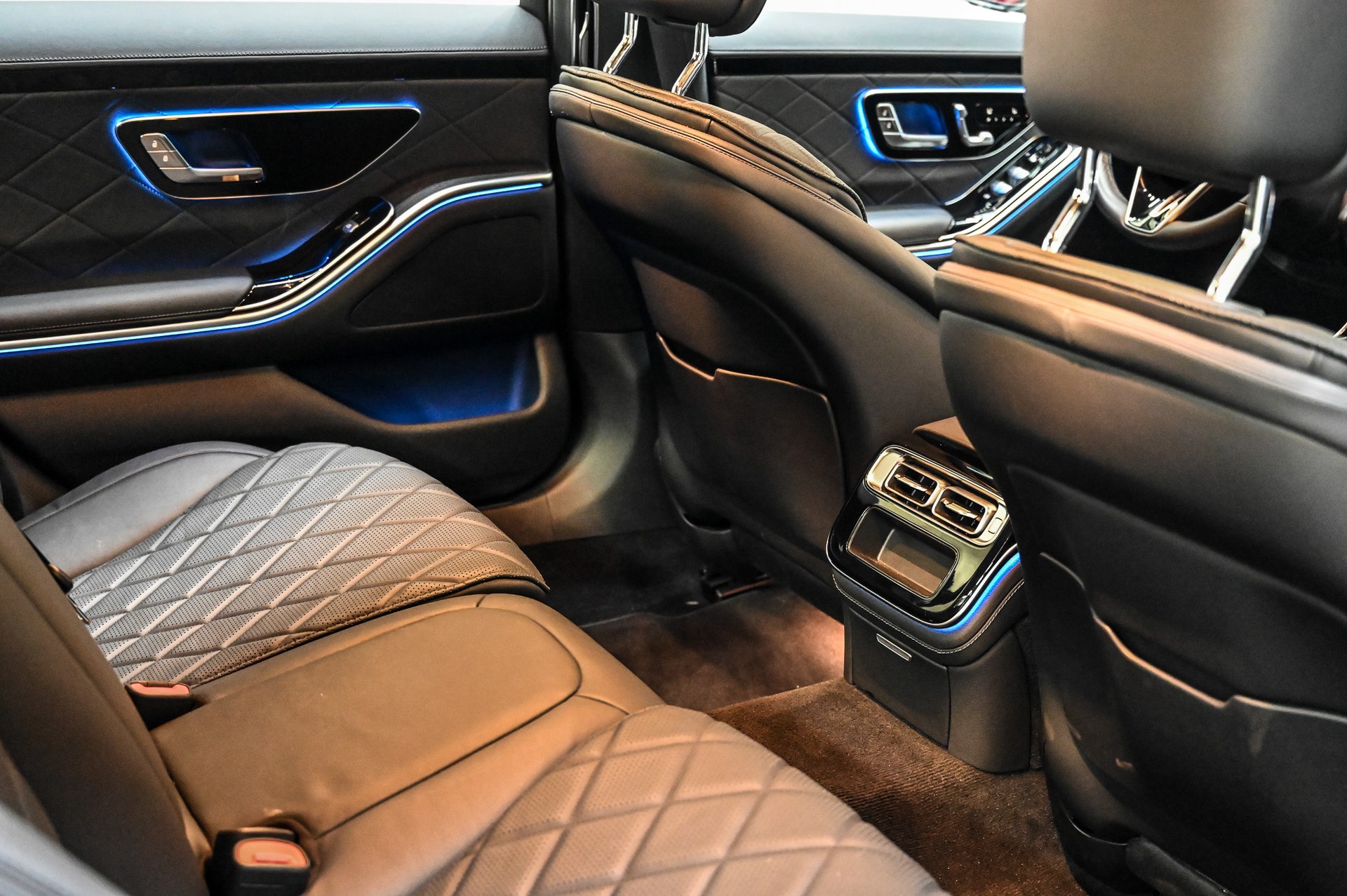 MERCEDES-BENZ S 500 V6 4matic lang-image-23