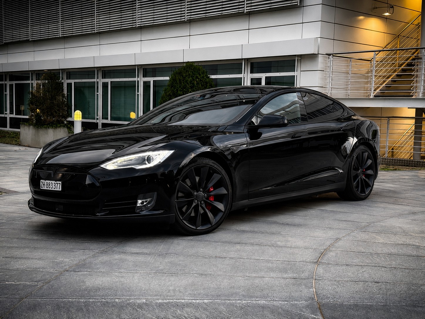 TESLA Model S P85D Performance | FREE SUPERCHARGING-image-0