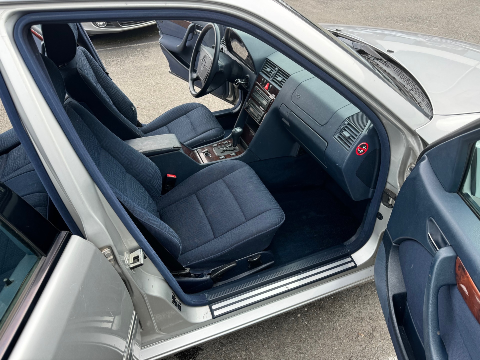 MERCEDES-BENZ C 280 Elégance Automatique-image-12