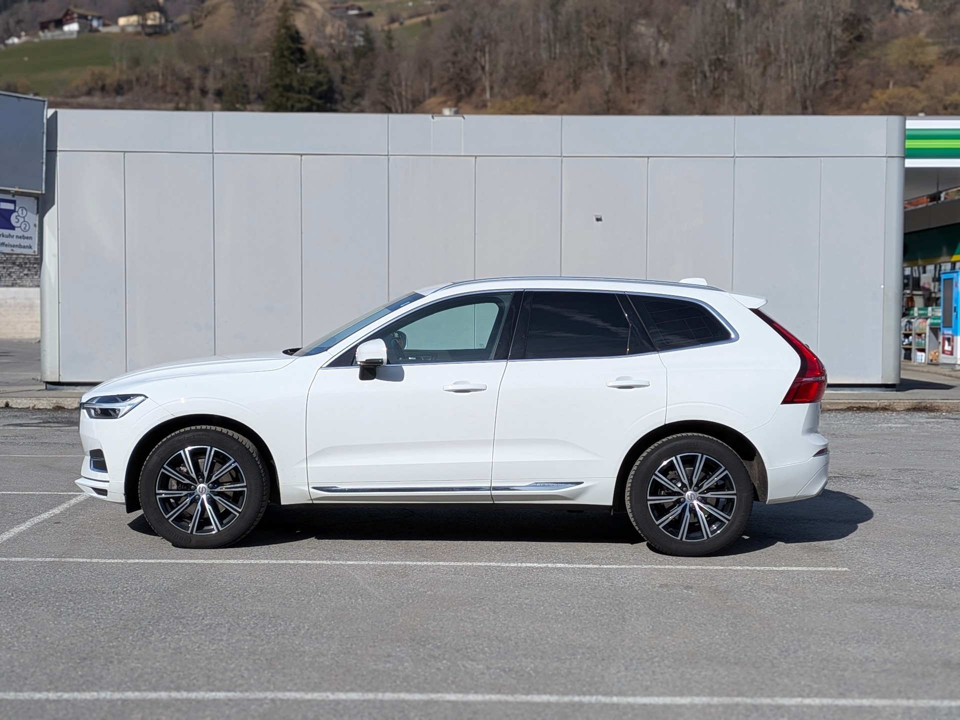 VOLVO XC60 B4 Diesel Mild Hybrid AWD Inscription Geartronic-image-2