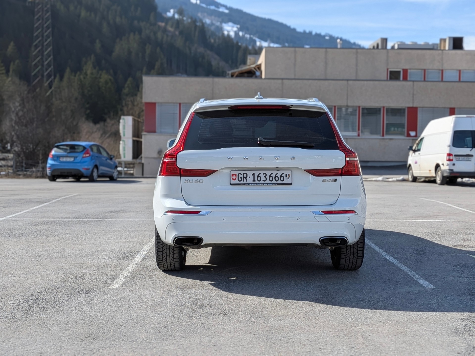 VOLVO XC60 B4 Diesel Mild Hybrid AWD Inscription Geartronic-image-3