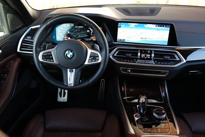 BMW X5 xDrive M50i Steptronic-image-8