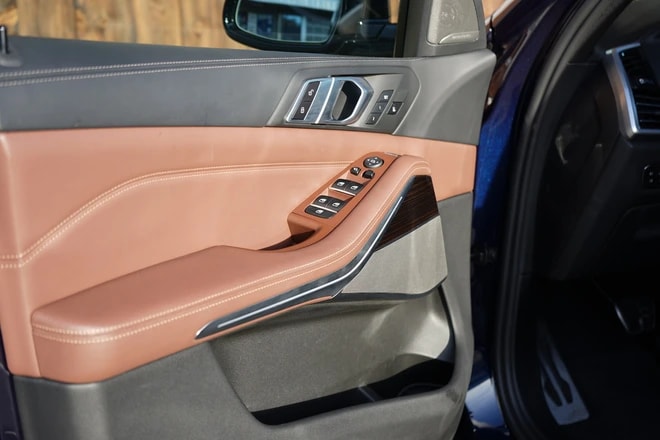BMW X5 xDrive M50i Steptronic-image-11