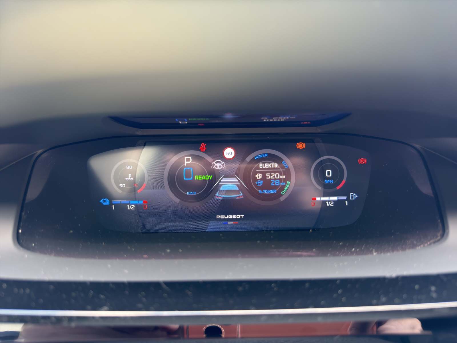 PEUGEOT 308 SW 1.6 PHEV 195 GT-image-9