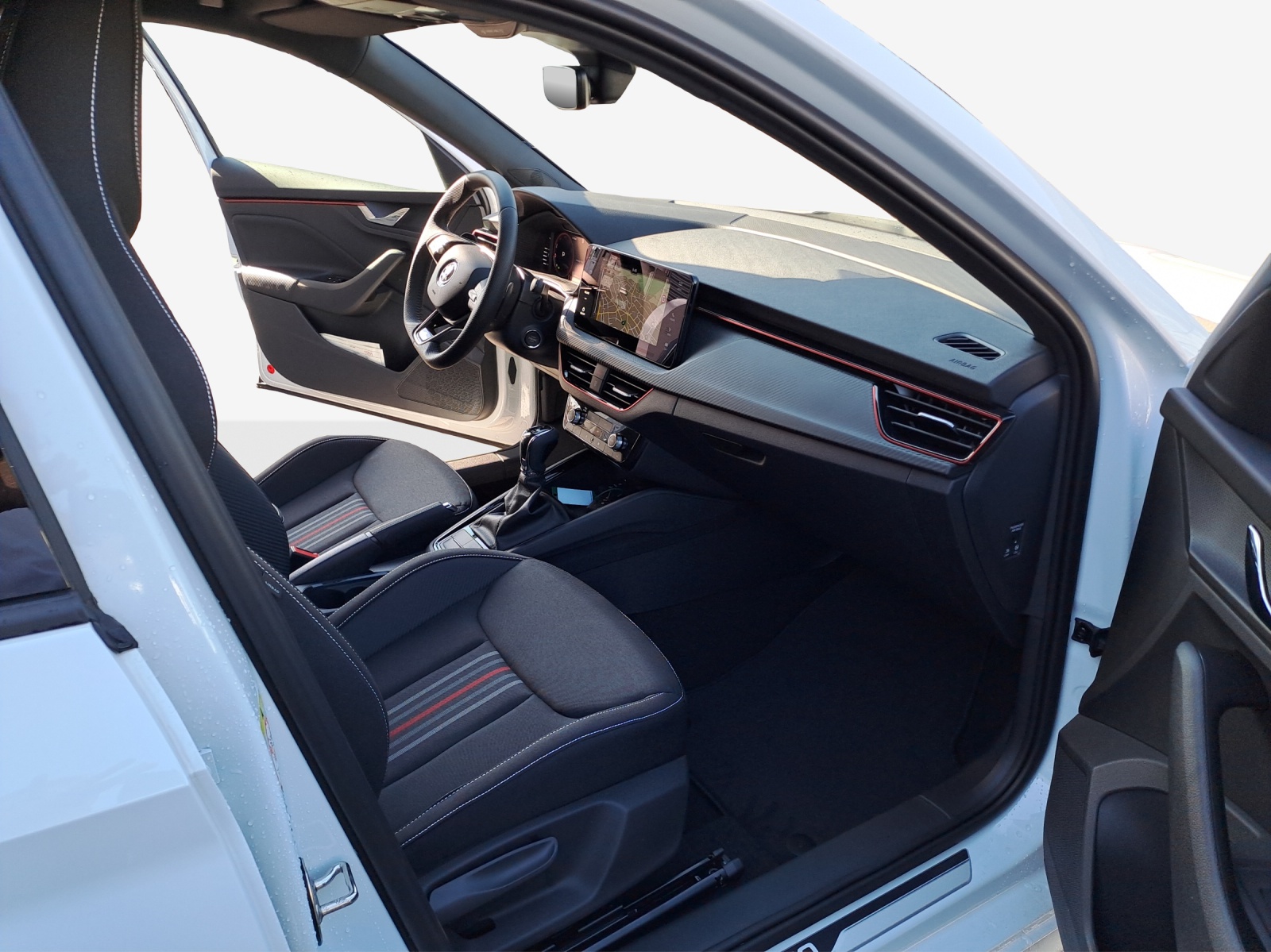 SKODA Kamiq 1.0 TSI Monte Carlo DSG-image-13
