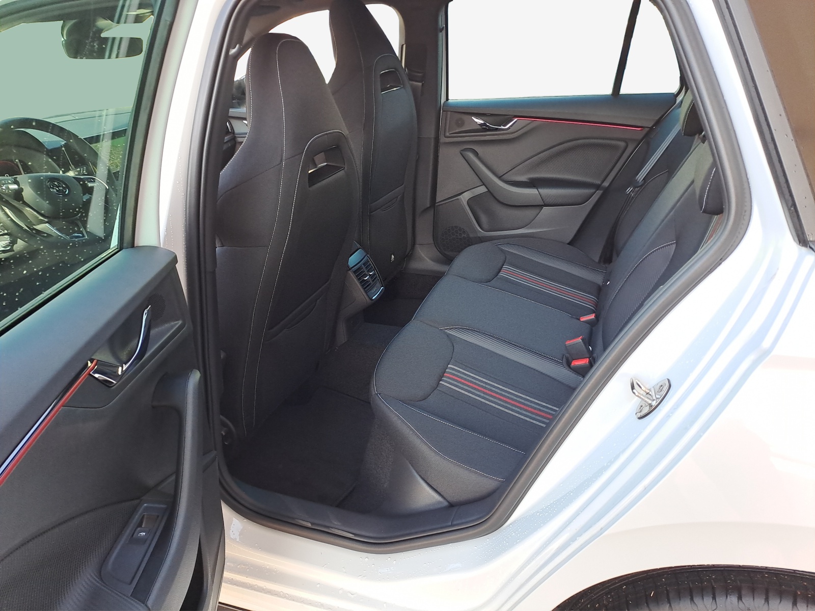 SKODA Kamiq 1.0 TSI Monte Carlo DSG-image-11
