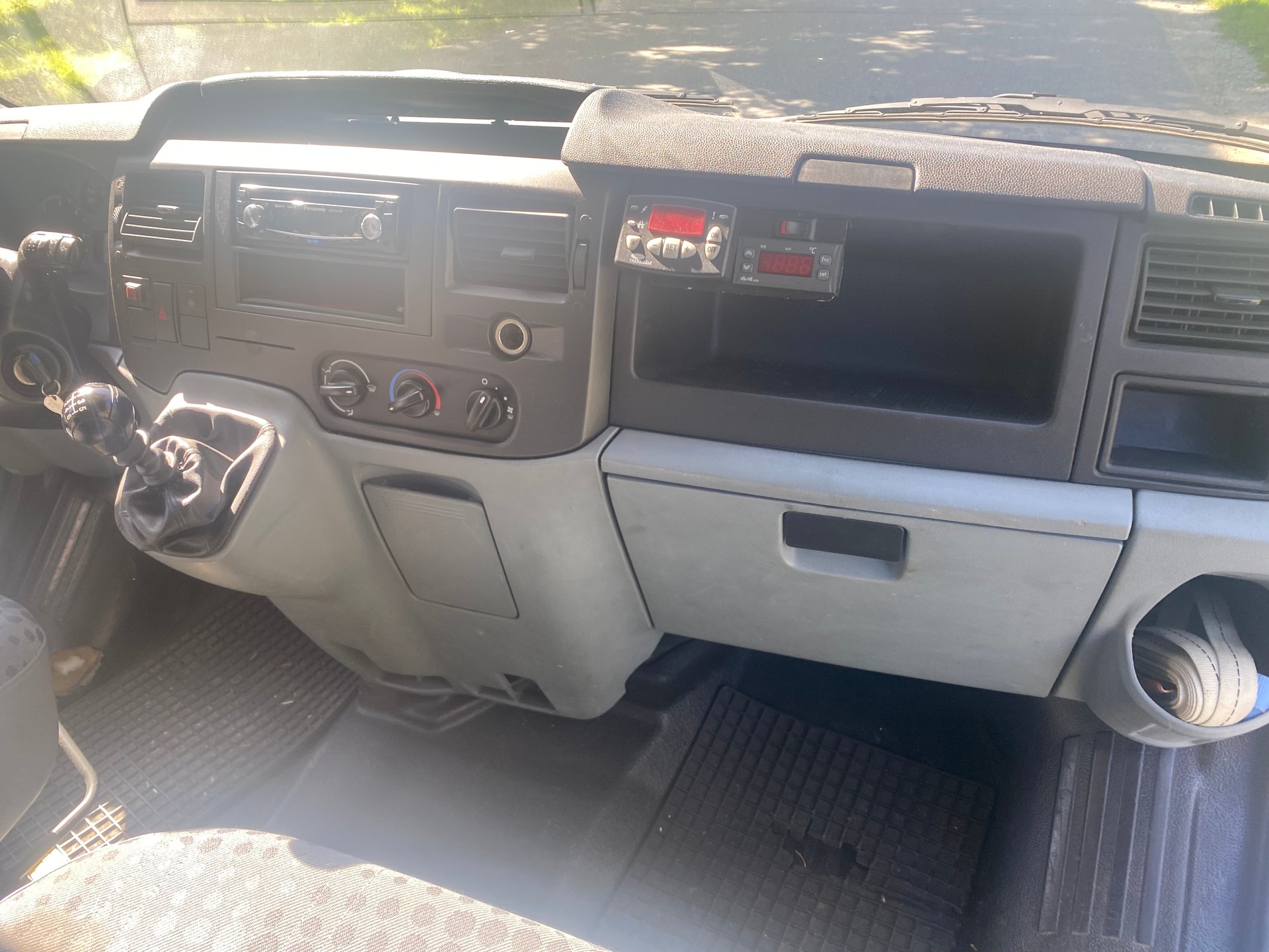 FORD Transit 2.4 TDCi 350 XL-image-11