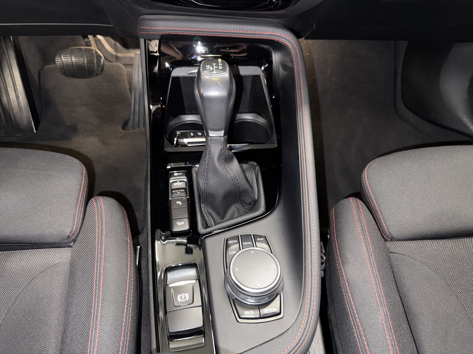 BMW X1 xDrive 20d Sport Line-image-16