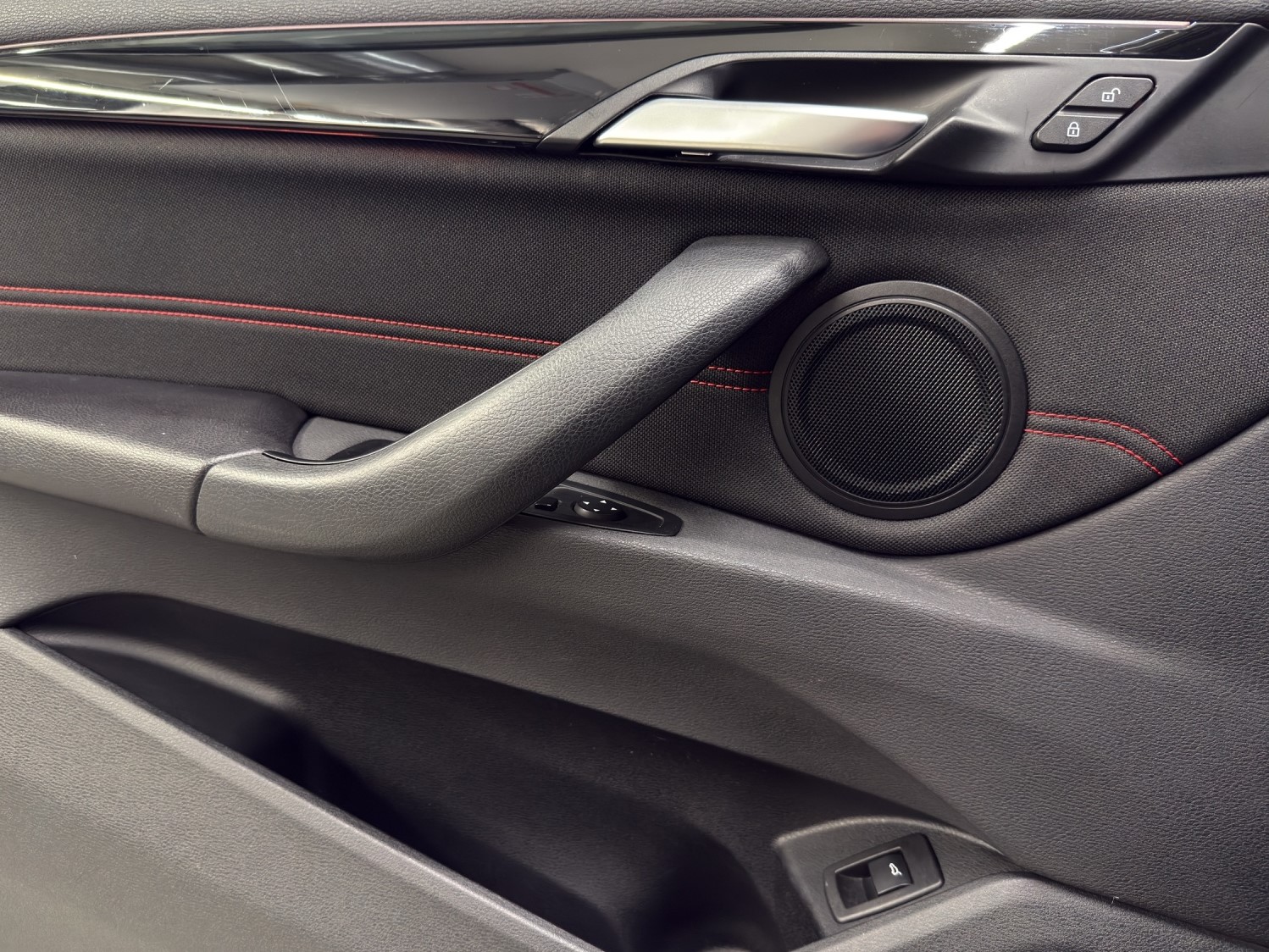 BMW X1 xDrive 20d Sport Line-image-14