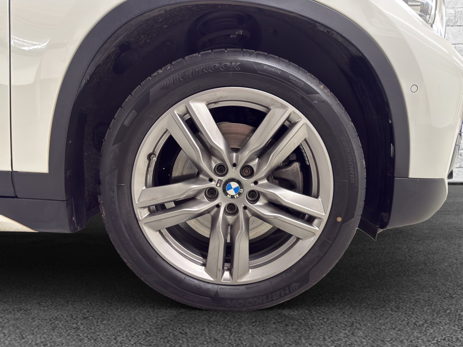 BMW X1 xDrive 20d Sport Line-image-11