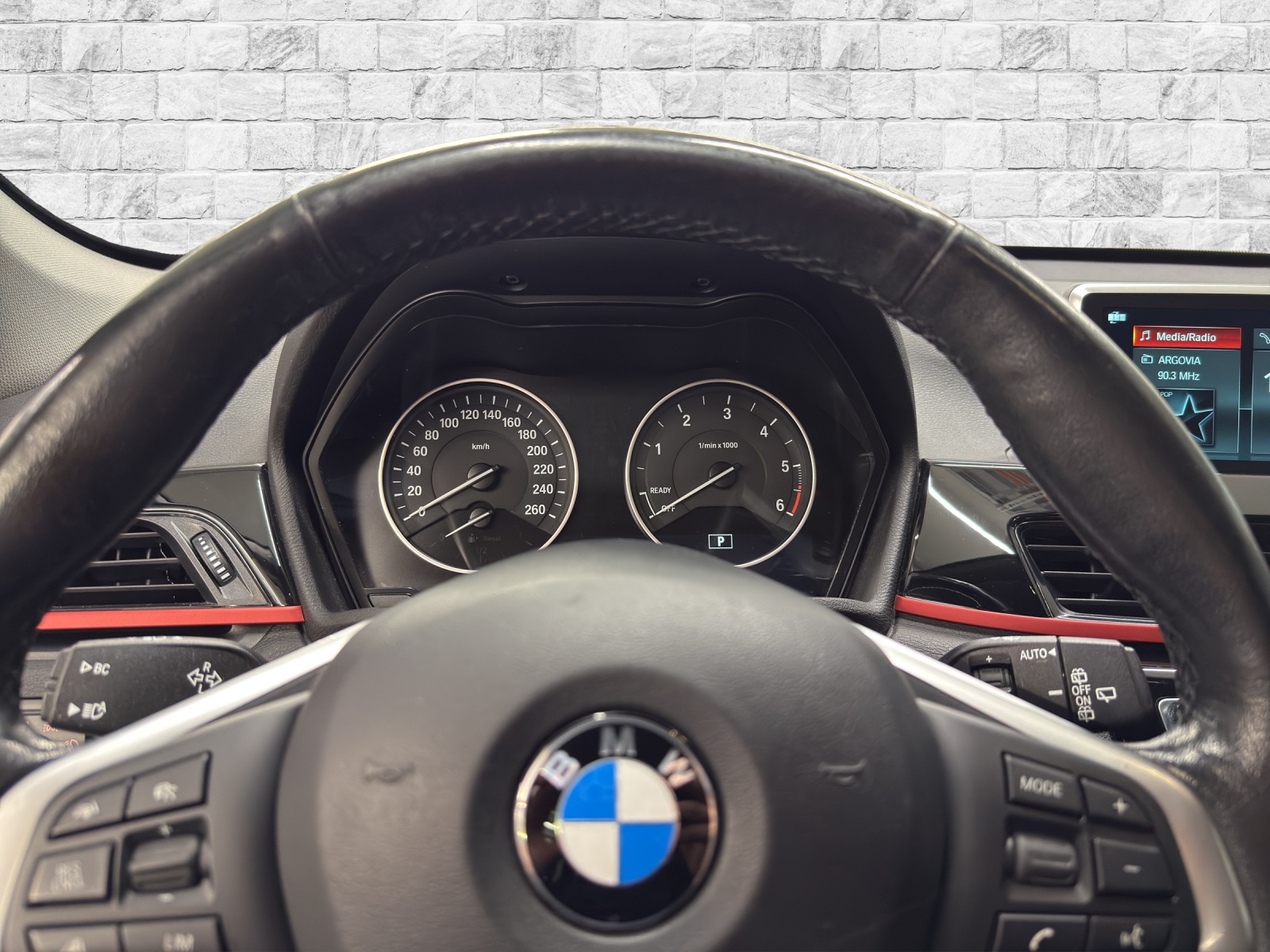 BMW X1 xDrive 20d Sport Line-image-13
