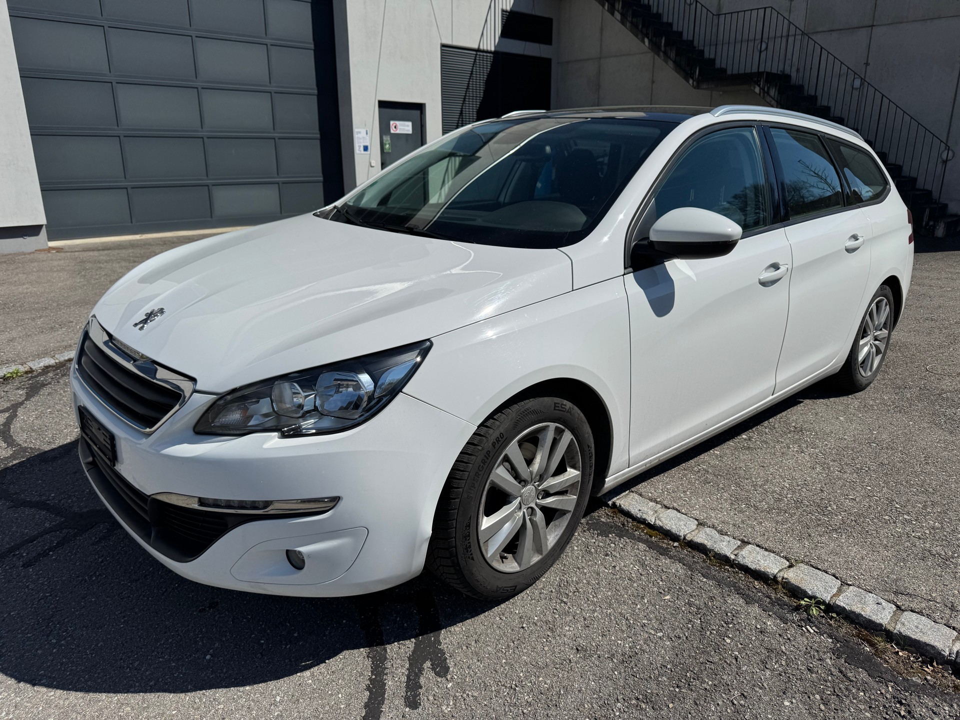 PEUGEOT 308 SW 1.6 BlueHDI Allure Automatic-image-0