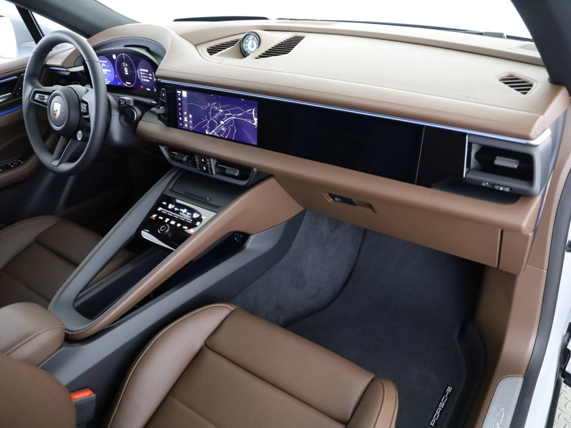 PORSCHE Macan 4S-image-13