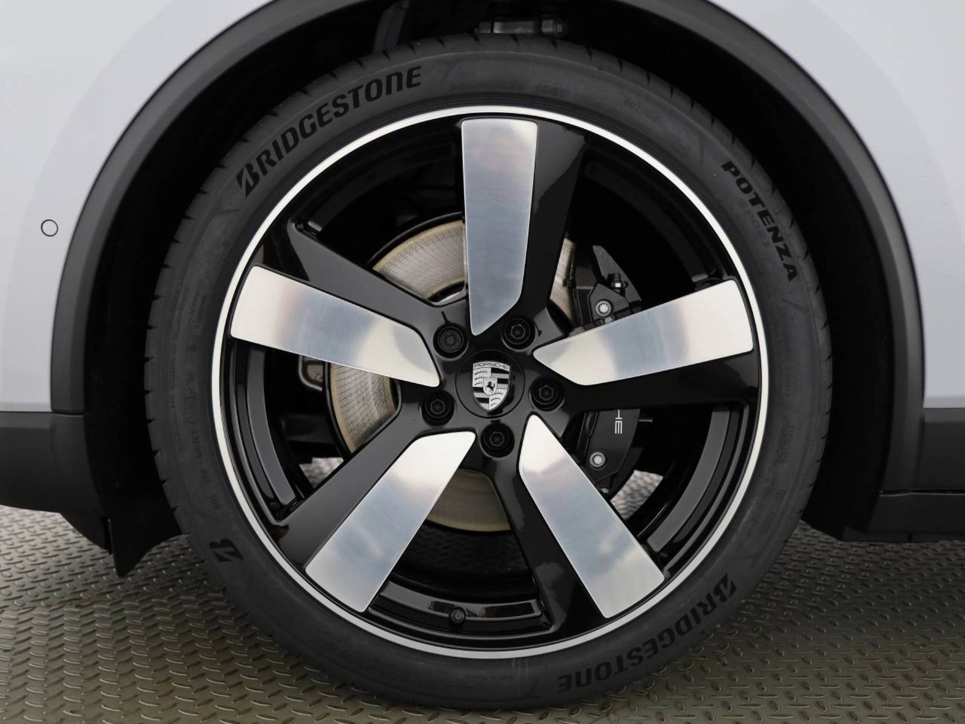 PORSCHE Macan 4S-image-5