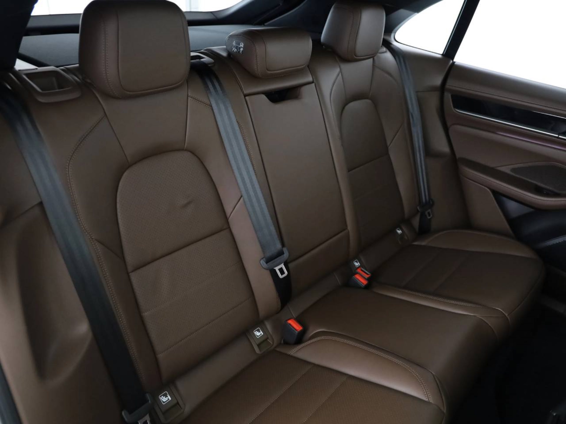 PORSCHE Macan 4S-image-15