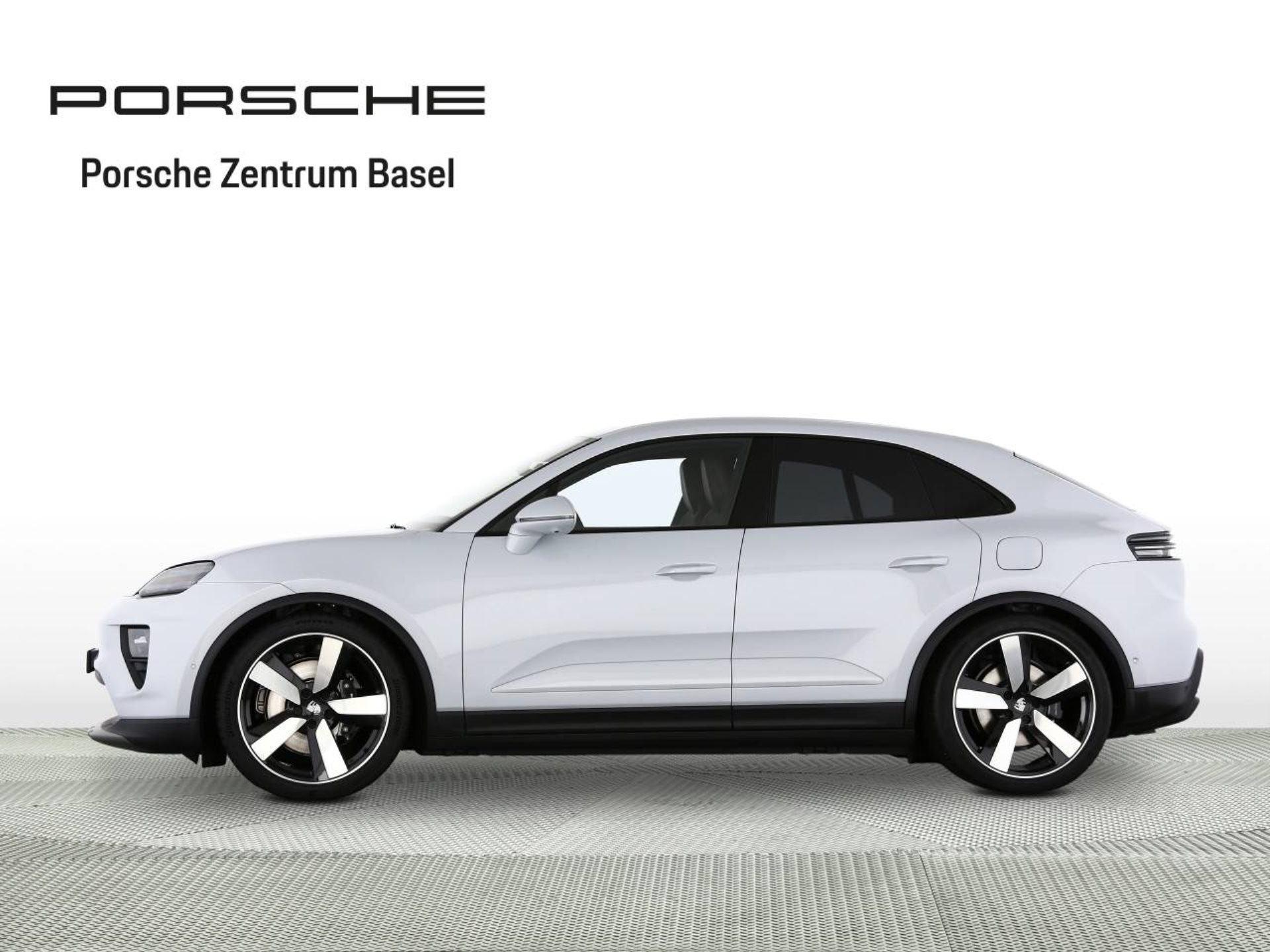 PORSCHE Macan 4S-showroom-element-1