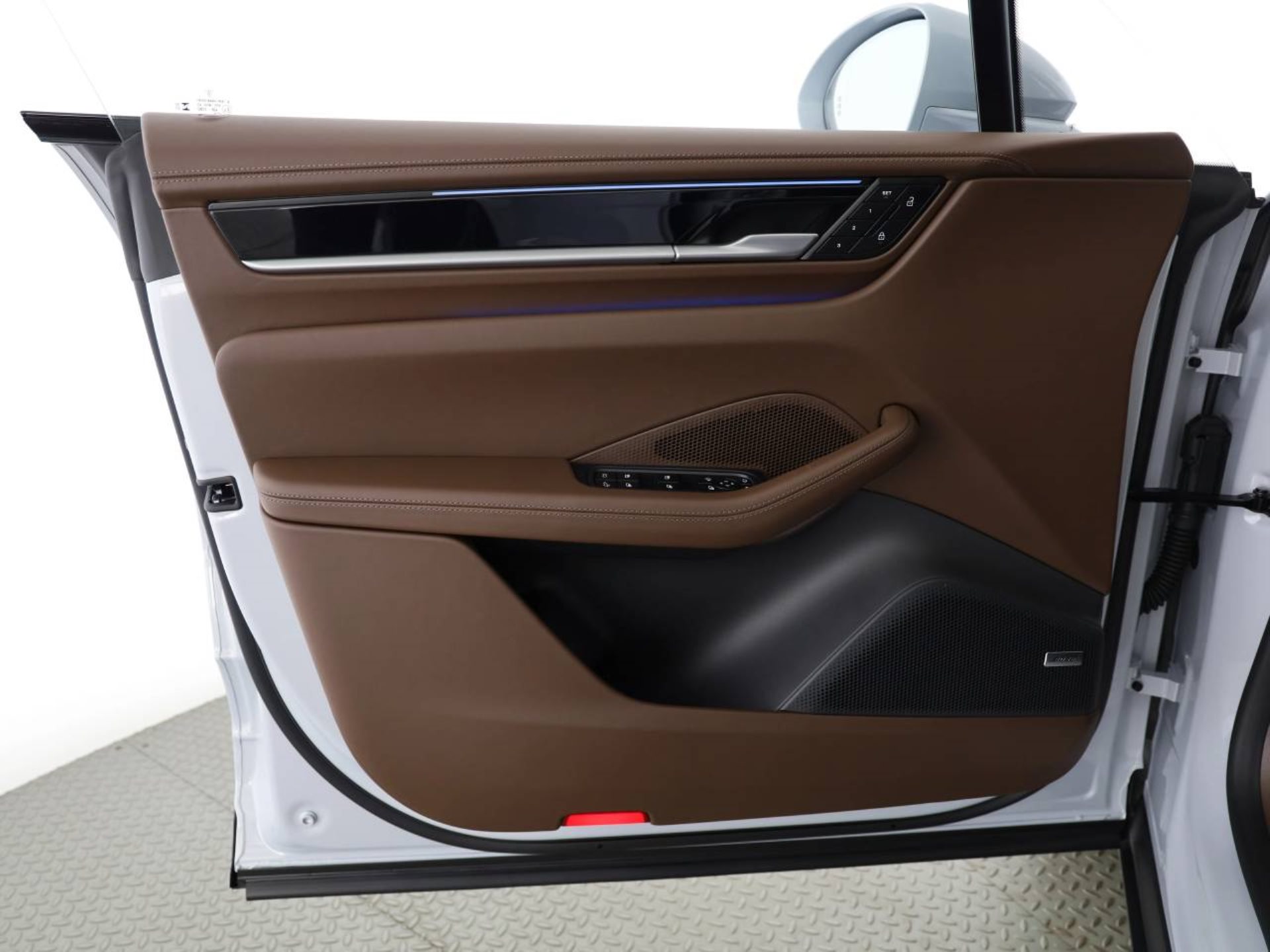PORSCHE Macan 4S-image-9