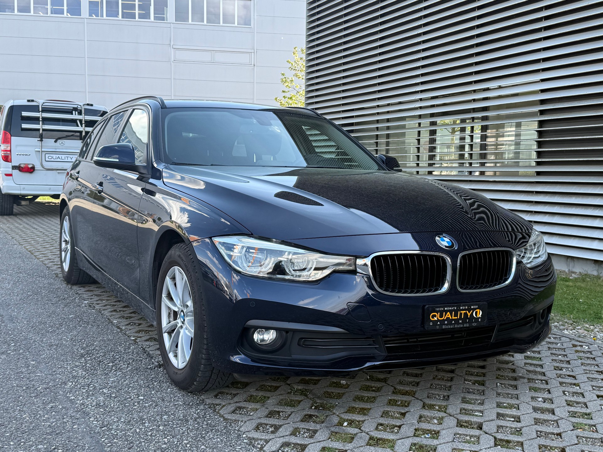 BMW 318i Touring Business-image-0