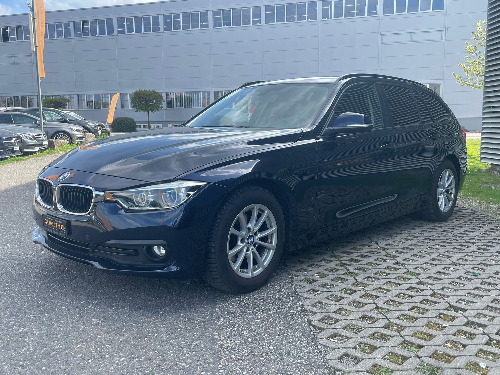 BMW 318i Touring Business-image-5