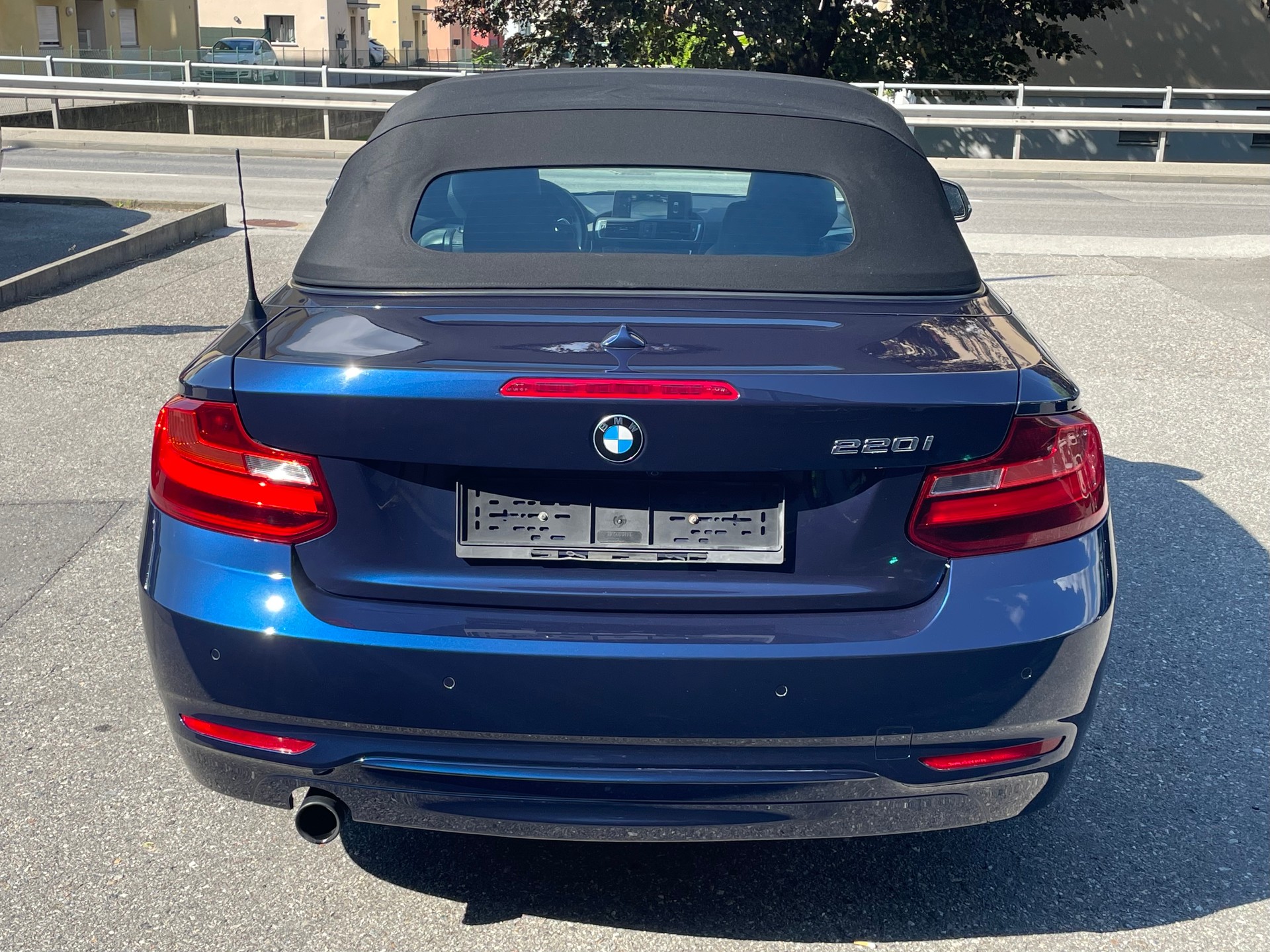 BMW 220i Sport Line Steptronic-image-4